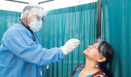 Control. Hay un aumento en la presencia de subvariantes. Foto: Félix Contreras/La República