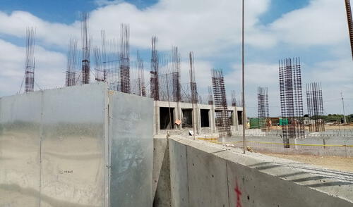 Colegio Genaro Martínez Silva queda inconcluso y padres exigen reinicio de trabajos. Foto: La República.