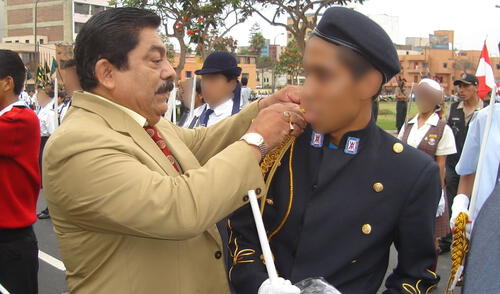 Los policías escolares son agentes que sirven para prevenir desorden en las aulas y los alrededores de cada centro educativo. Foto: Andina