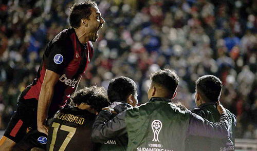 Fiesta total. Melgar clasificó a cuartos de final de la Copa Sudamericana. Equipo se consolida como el mejor plantel peruano en torneos internacionales. Foto: Rodrigo Talavera/ La República Fiesta total. Melgar clasificó a cuartos de final de la Copa Sudamericana. Equipo se consolida como el mejor plantel peruano en torneos internacionales. Foto: Rodrigo Talavera/ La República
