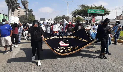 Pescadores y sus familias realizaron una marcha por la ciudad de Chiclayo. Foto: Carlos Vásquez/La República
