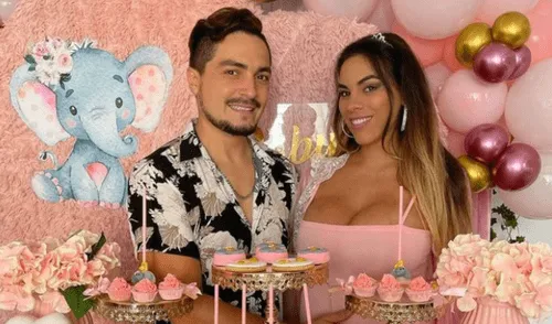 Ambos tienen una pequeña hija de un año y medio de edad. Foto: instagram Adolfo Carrasco Ambos tienen una pequeña hija de un año y medio de edad. Foto: instagram Adolfo Carrasco