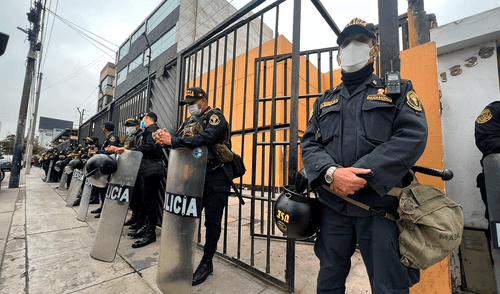 Efectivos de la Policía, en trabajo conjunto con la Fiscalía, allanaron hasta 4 viviendas del empresario Zamir Villaverde. Foto: Pamela Advíncula/URPI-LR