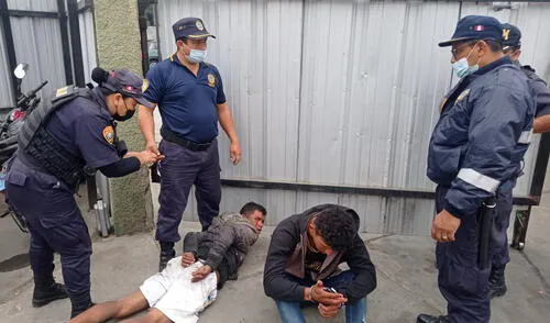 Agresores fueron detenidos con el cuchillo usado para atacar a serenos. Foto: MPT Agresores fueron detenidos con el cuchillo usado para atacar a serenos. Foto: MPT