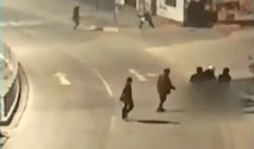 Pese a ser socorrido por un grupo de mujeres, Arias Arzápalo falleció camino a un hospital de la zona. Foto captura TV Perú Pese a ser socorrido por un grupo de mujeres, Arias Arzápalo falleció camino a un hospital de la zona. Foto captura TV Perú