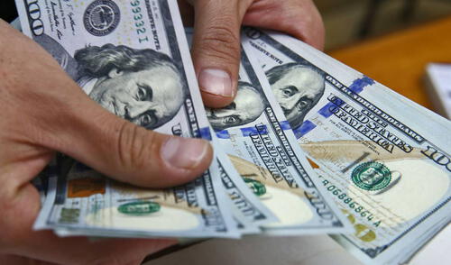 Los temores ante una posible recesión global son uno de los factores que han causado la subida del dólar, según el IPE. Foto: Bloomberg