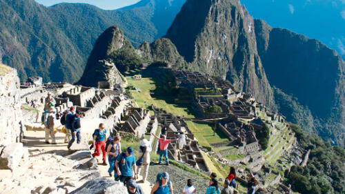 El presidente de la Cámara de Comercio de Cusco manifestó que, para no afectar el santuario histórico, se deben tomar acciones, como generar nuevos horarios de visita. Foto: Raúl Cabrera/La República