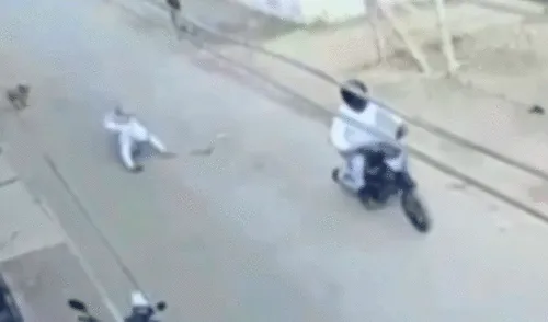 Uno de los ladrones fue alcanzado por una bala, mientras su cómplice logró huir. Foto: captura de Latina