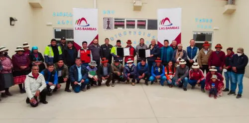 Luego de mucho tiempo de trabajo se concretó firma de contrato. Foto: Las Bambas Luego de mucho tiempo de trabajo se concretó firma de contrato. Foto: Las Bambas