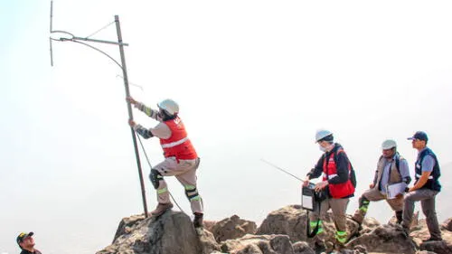 Personal del MTC clausuró radios clandestinas en 6 regiones del país. Foto: MTC. Personal del MTC clausuró radios clandestinas en 6 regiones del país. Foto: MTC.