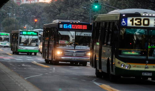 El servicio nocturno de colectivos continúa suspendido en capital federal y el resto del AMBA. Foto: Página 12