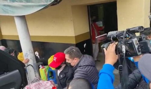 La primera dama, Lilia Paredes, registró su salida del penal de Santa Mónica a las 1.00 de la tarde de este viernes.María Pía Ponce/ URPI-LR