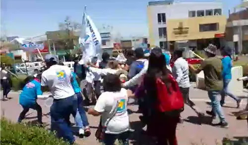 Gresca se armó en plena plaza Mayta Cápac. Foto: Captura video cortesía