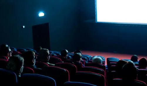 Varios cines chilenos formarán parte de la nueva edición del Día del Cine este 2022. Foto: Candelaria radio Varios cines chilenos formarán parte de la nueva edición del Día del Cine este 2022. Foto: Candelaria radio