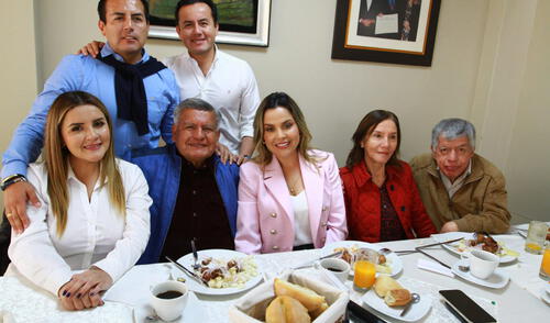 César Acuña compartió desayuno electoral con sus hijos y hermanos. Foto: J. Mendoza/La República