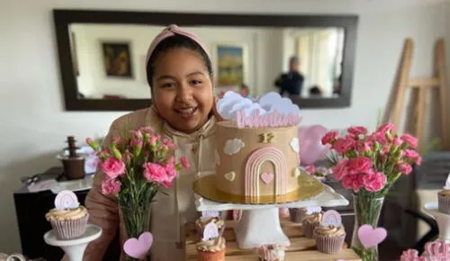 Valentina Montoya tiene 12 años y gestiona su propia empresa de repostería. Foto: Instagram/Valentina Montoya