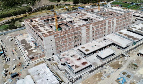 Consorcio chino dejó de construir el nuevo hospital de Huancavelica. Foto: Andina Consorcio chino dejó de construir el nuevo hospital de Huancavelica. Foto: Andina