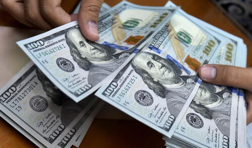 El billete verde en el mercado paralelo cotizaba en S/ 3,9700 la compra y S/ 3,9950 la venta. Foto: Andina El billete verde en el mercado paralelo cotizaba en S/ 3,9700 la compra y S/ 3,9950 la venta. Foto: Andina
