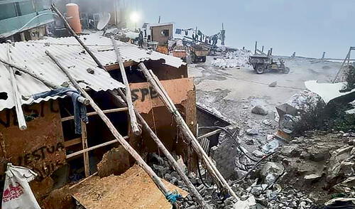 Destrozos. De milagro no hubo personas heridas. Casas de madera quedaron inhabitables. Foto: La República Destrozos. De milagro no hubo personas heridas. Casas de madera quedaron inhabitables. Foto: La República