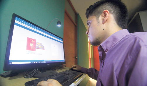 Programación virtual. Ciudadanos ya pueden separar su cita para tramitar su pasaporte. Foto: difusión larepublica.pe