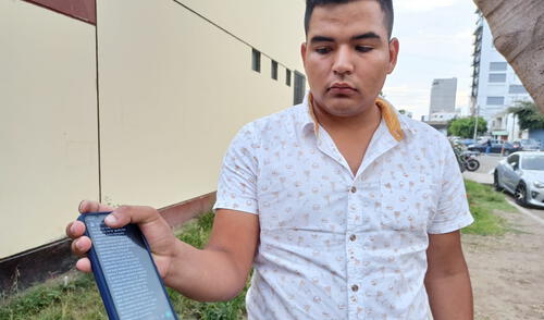 Alcalde muestra los mensajes de los extorsionadores.