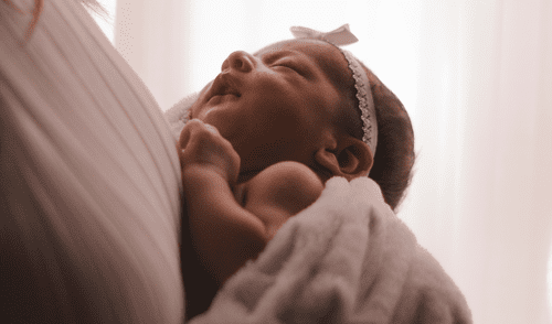 Ayla Bashir es una niña que padece de la enfermedad de Pompe, un trastorno genético que afecta a 1 de cada 138.000 bebés nacidos. Foto: referencial / Pexels Ayla Bashir es una niña que padece de la enfermedad de Pompe, un trastorno genético que afecta a 1 de cada 138.000 bebés nacidos. Foto: referencial / Pexels