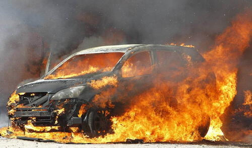 Conoce por qué se producen los incendio vehiculares y cómo evitarlos. Foto: difusión