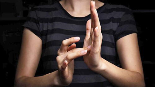 persona con discapacidad auditiva