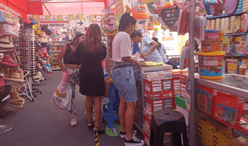 Ferias escolares se convierten en una opción para el ahorro de los padres de familia. Fuente: Difusión larepublica.pe