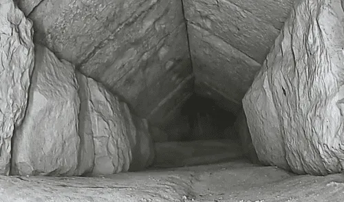 Fotografía del túnel oculto de 9 metros de largo en la pirámide de Keops, en Egipto Foto: Nature Communications Fotografía del túnel oculto de 9 metros de largo en la pirámide de Keops, en Egipto Foto: Nature Communications