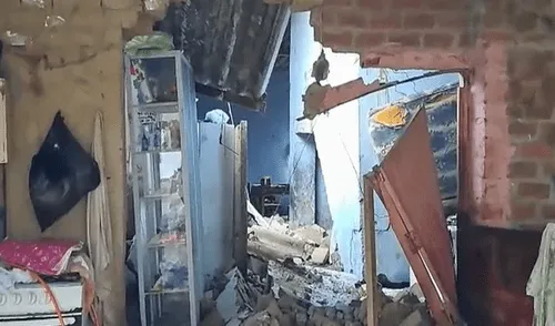 La vivienda de la pareja se ha derrumbado. Foto: captura de Walac Noticias Vivienda de la pareja de ancianos se derrumbó.