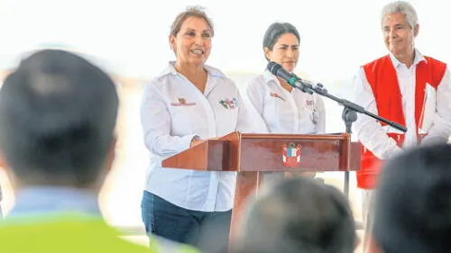 Postura. La propuesta de vacancia contra Dina Boluarte no alcanzaría los votos necesarios. Foto: Jhonel Rodríguez/La República moción de vacancia de Dina Boluarte