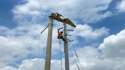 necesidad. Alcalde Carranza y funcionarios de Hidrandina vieron tema de electrificación.  Foto: Ensa