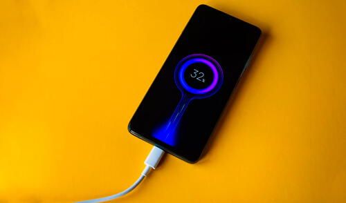 La funda podría provocar un sobrecalentamiento en la batería del smartphone. Foto: Expansión larepublica.pe