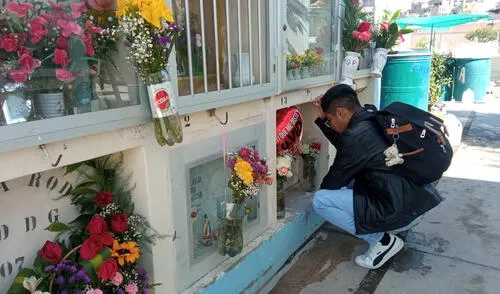 José García llegó desde Europa para visitar la tumba de su madre.