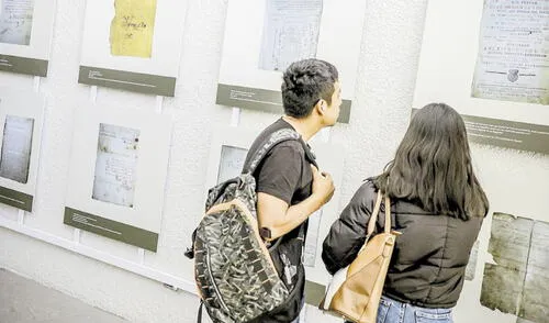 Valor patrimonial. Piezas documentales se exhiben en Universidad San Pablo. Foto: LR larepublica.pe