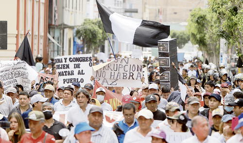 Marchas. Pedirán adelanto de elecciones en el Perú. Foto: Clinton Medina/La República Marchas piura