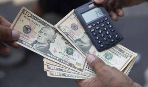 Dólar mantiene tendencia a la baja este miércoles. Foto: Andina larepublica.pe