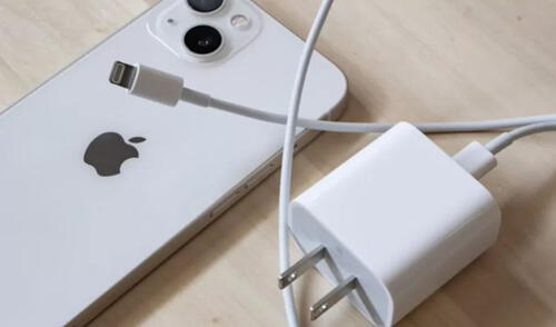 ¿Por qué Samsung ni Apple ya no traen cargador y audífonos en la caja de sus teléfonos?