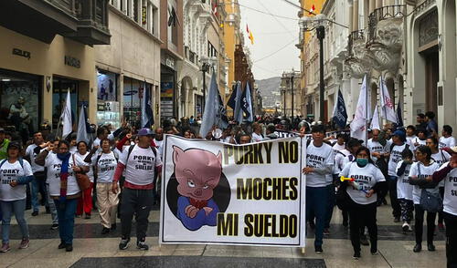 Integrantes del Sindicato de Trabajadores de la Municipalidad de Lima exigen pago de sueldos completos. Foto: Vanessa Sandoval/Joel Robles/La República Municipalidad de Lima