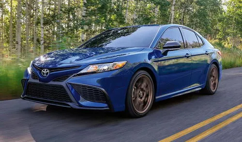 El Toyota Camry 2024 ya es una realidad: así luce el renovado sedán japones
