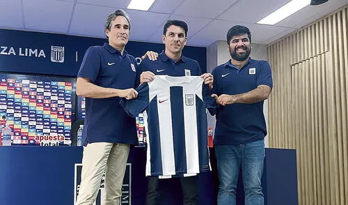 Acompañado. Larriera junto al gerente deportivo de Alianza Lima, José Bellina, y el administrador del club, José Sabogal. Foto: difusión Larriera, Alianza