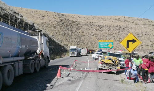 Accidente de tránsito dejó trágico saldo en la carretera Arequipa-Puno. Foto: PNP Accidente de tránsito dejó trágico saldo en la carretera Arequipa - Puno. Foto: PNP