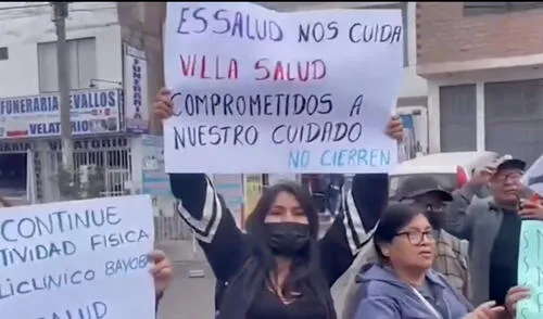 El hospital Díaz Ufano de Essalud había registrado quejas por largas colas para la atención de pacientes. Foto: captura América TV Protesta en hospital de EsSalud