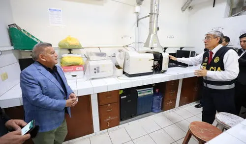 Gobernador visitó laboratorio PNP y constató deficiencias en los equipos. Foto: Cortesía La Libertad | Cesar Acuña