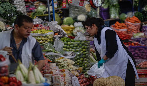 Limón tiene un precio que supera los 14 soles. Foto: La República Precio del limón
