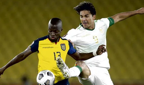Bolivia vs. Ecuador se miden en el Hernando Siles de La Paz. Foto: AFP.
