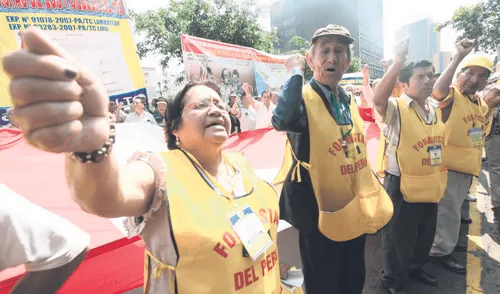 Justicia Social. Los fonavistas vienen luchando por décadas la devolución de sus aportes. Foto: Andina Fonavi