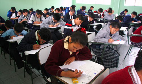Estudiantes de secundaria que aprueben más de 4 cursos no desaprobarán el año escolar 2023. Foto: Minedu Minedu, Año escolar