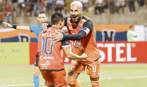 Guerrero anotó; no obstante, fue anulado por el árbitro. Foto: difusión larepublica.pe